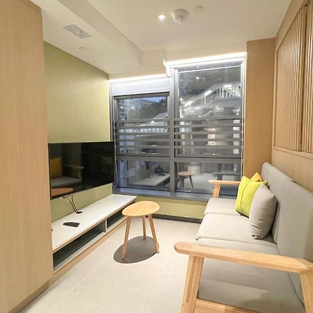 Urbanwood Ap Lei Chau Hotell Hongkong Exteriör bild