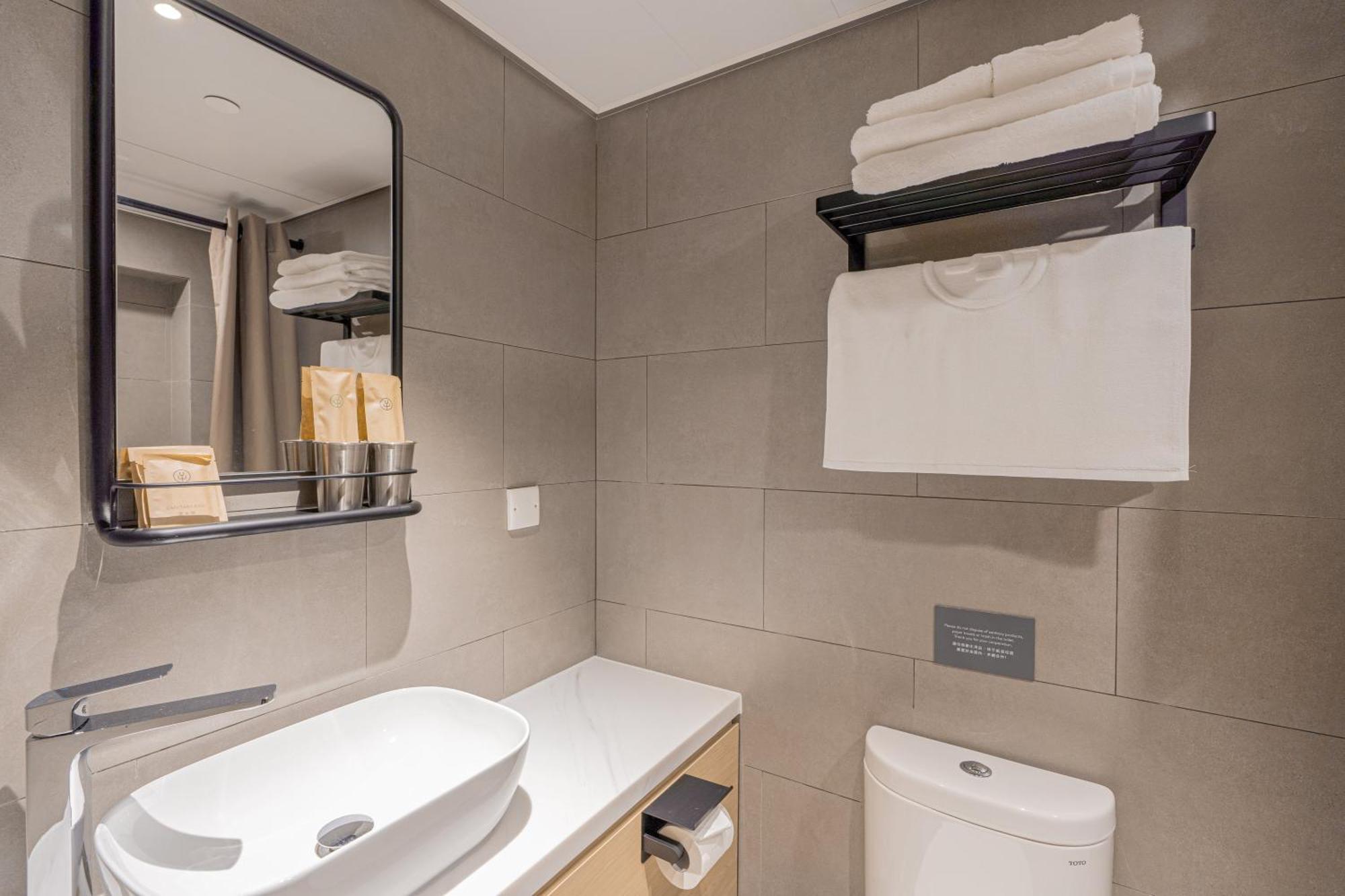 Urbanwood Ap Lei Chau Hotell Hongkong Exteriör bild